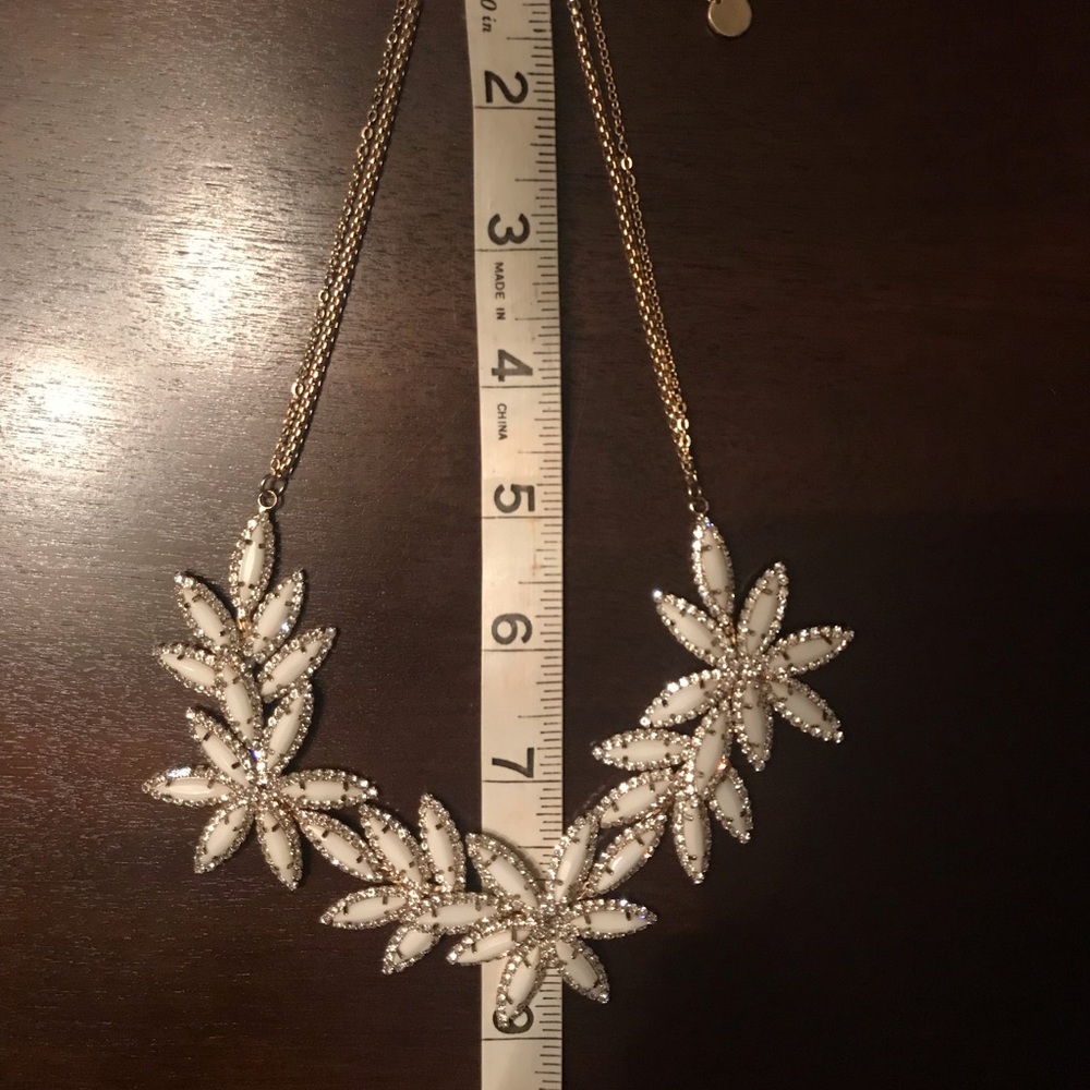 NWT Talbots Necklace Flowers and Rhinestones - Picture 4 of 5